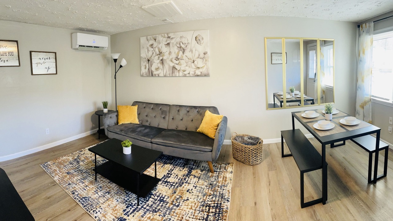 Photo of Livingroom in Rossville