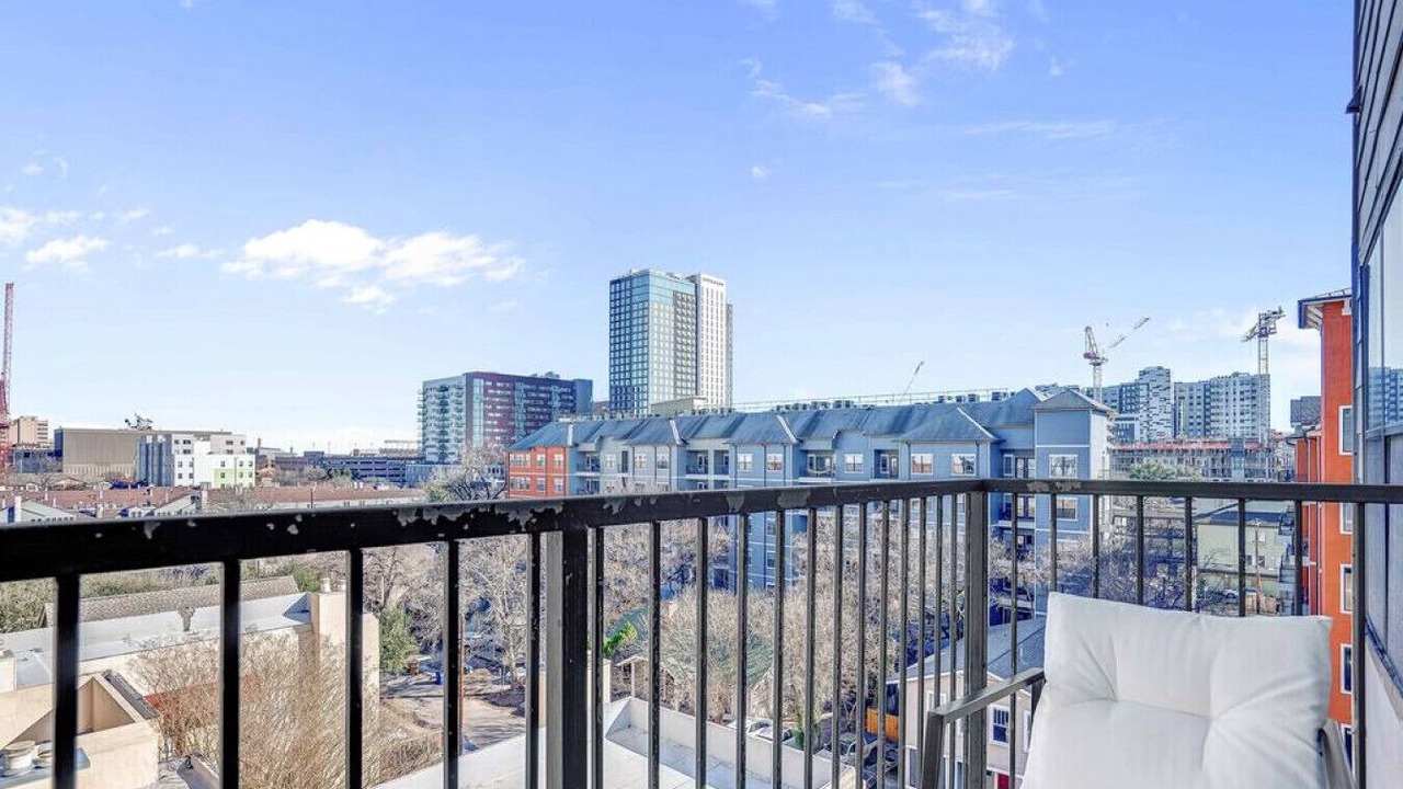 Photo of Patio Balcony in West Campus