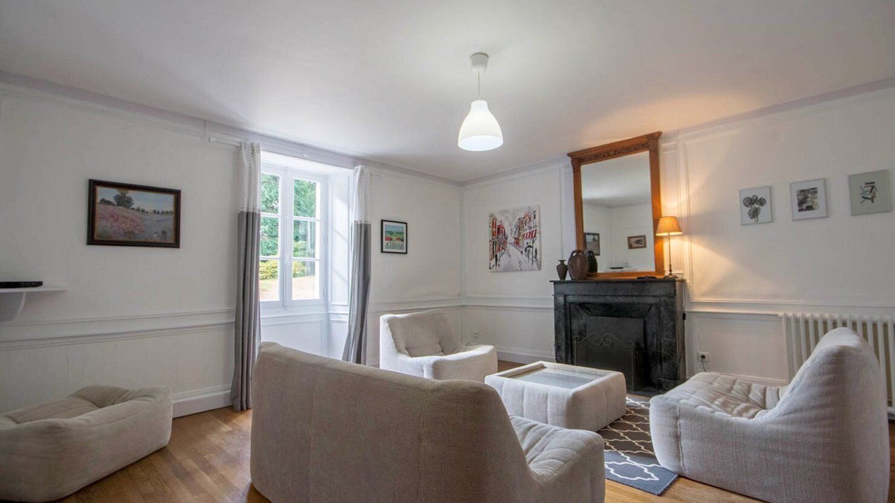 Photo of Livingroom in Locoal-Mendon