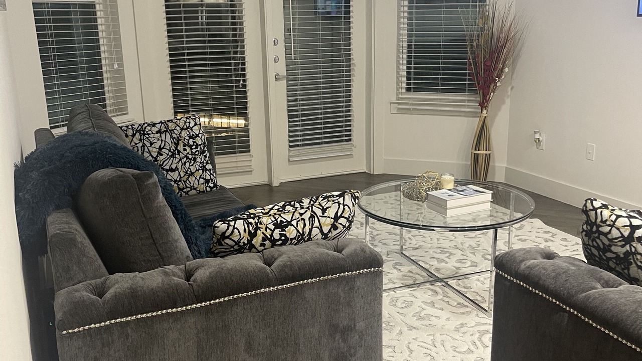 Photo of Livingroom in Westchase