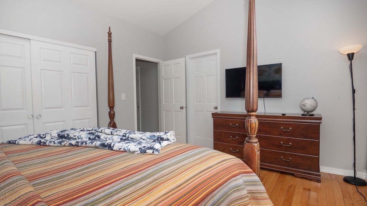Photo of Bedroom in Oswego