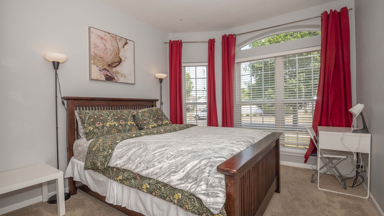 Photo of Bedroom in Oswego