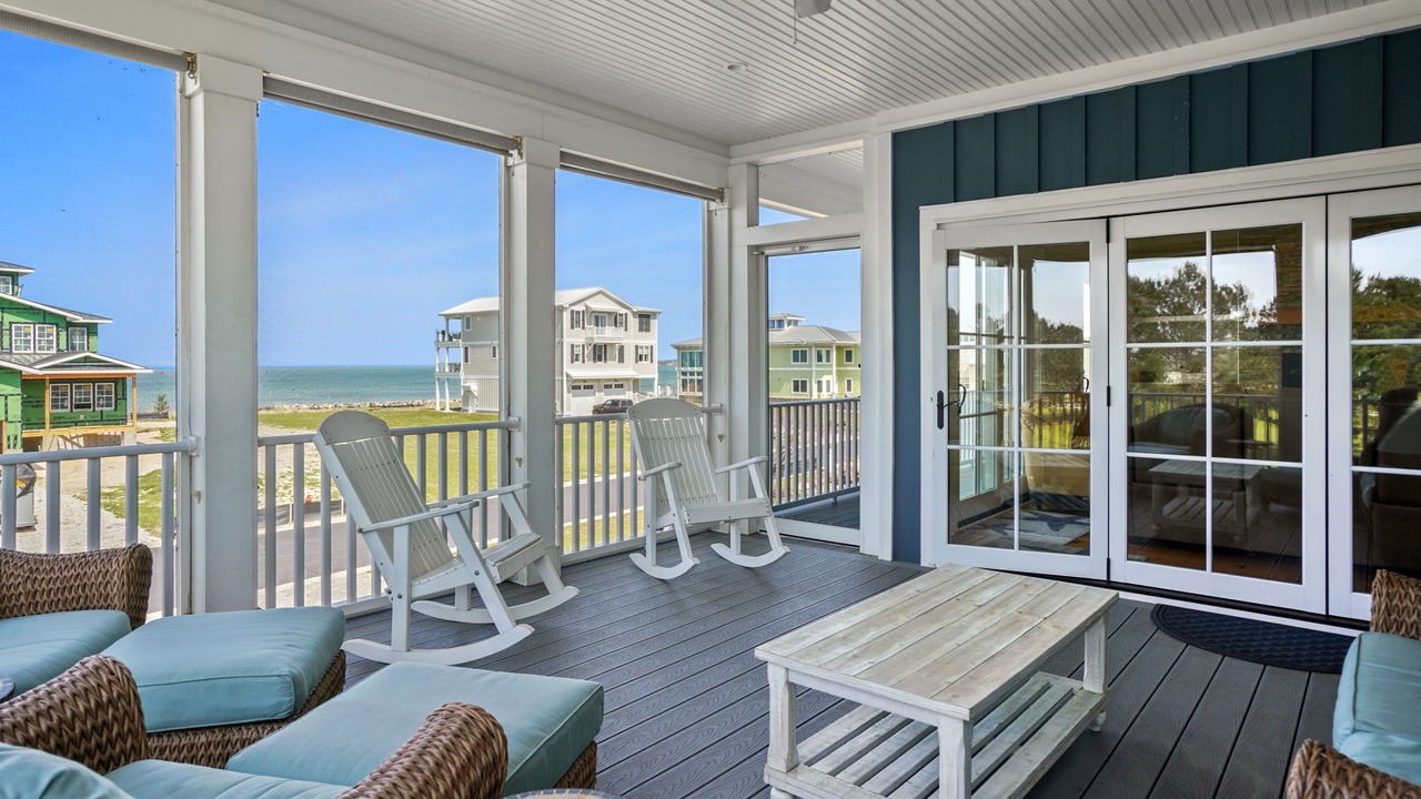 Photo of Patio Balcony in Sea Cottage Addition