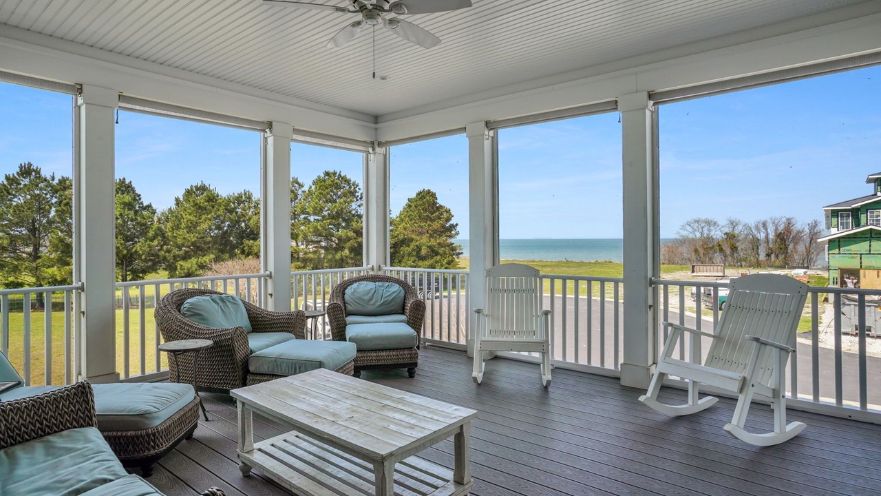Photo of Patio Balcony in Sea Cottage Addition