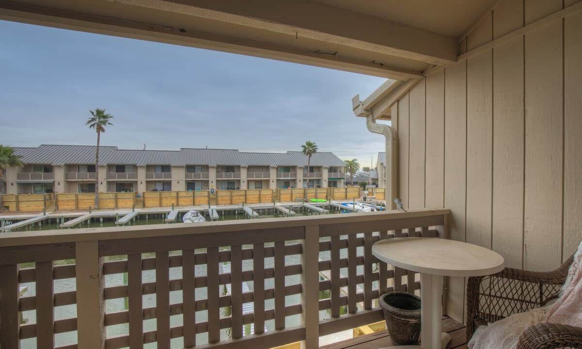 Photo of Patio Balcony in Harbor Oaks