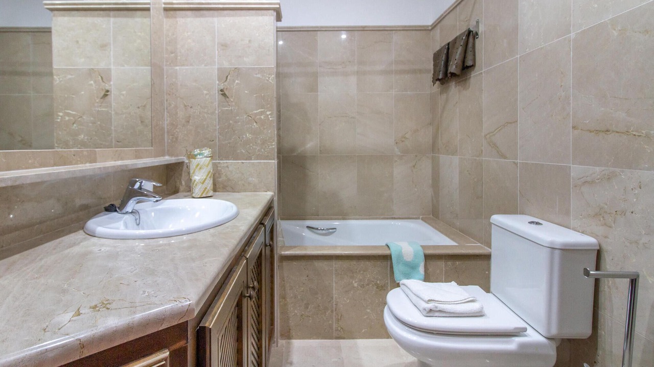 Photo of Bathroom in El Beal
