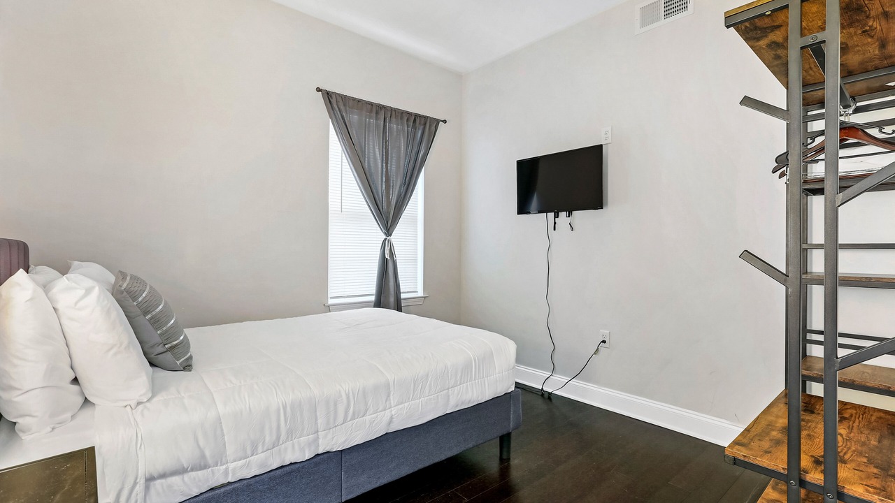 Photo of Bedroom in Seventh Ward