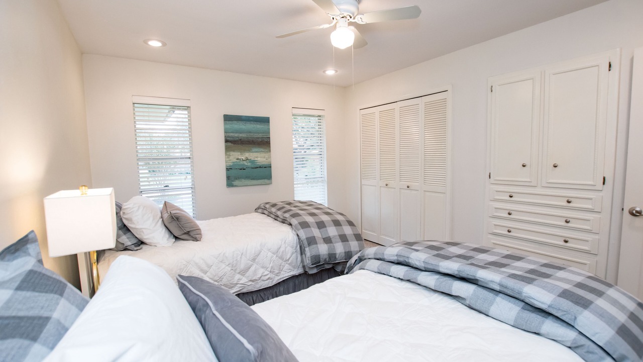 Photo of Bedroom in Whispering Oaks