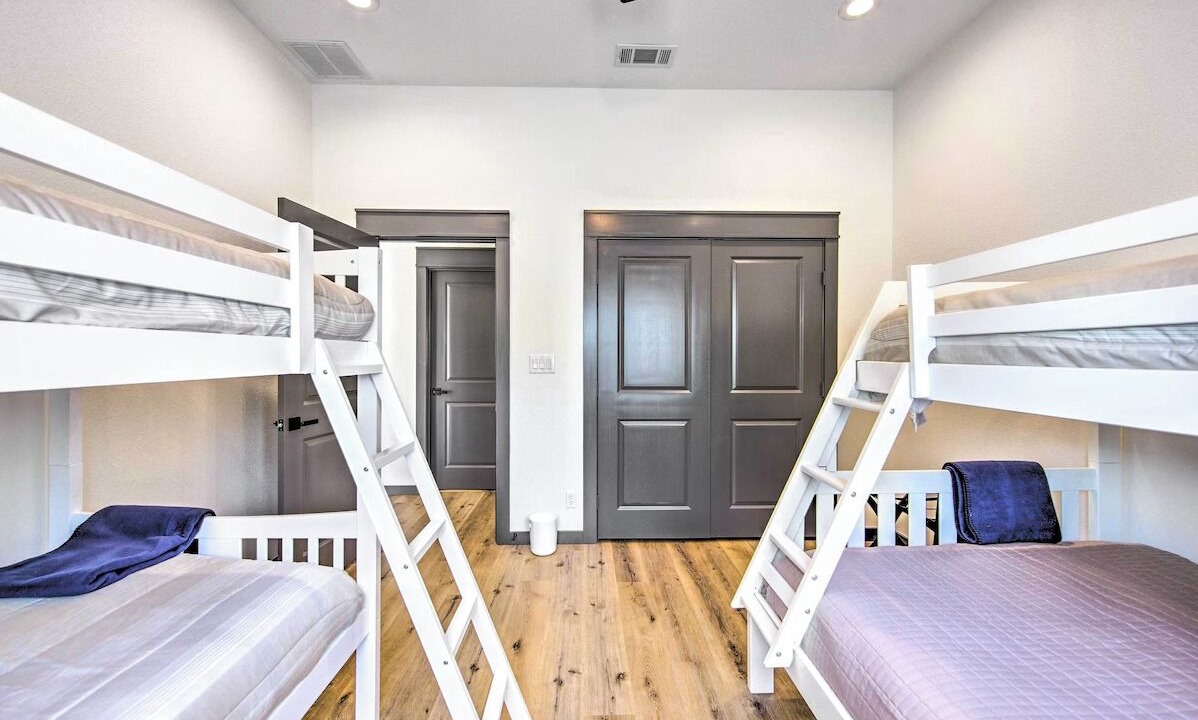 Photo of Bedroom in Tool