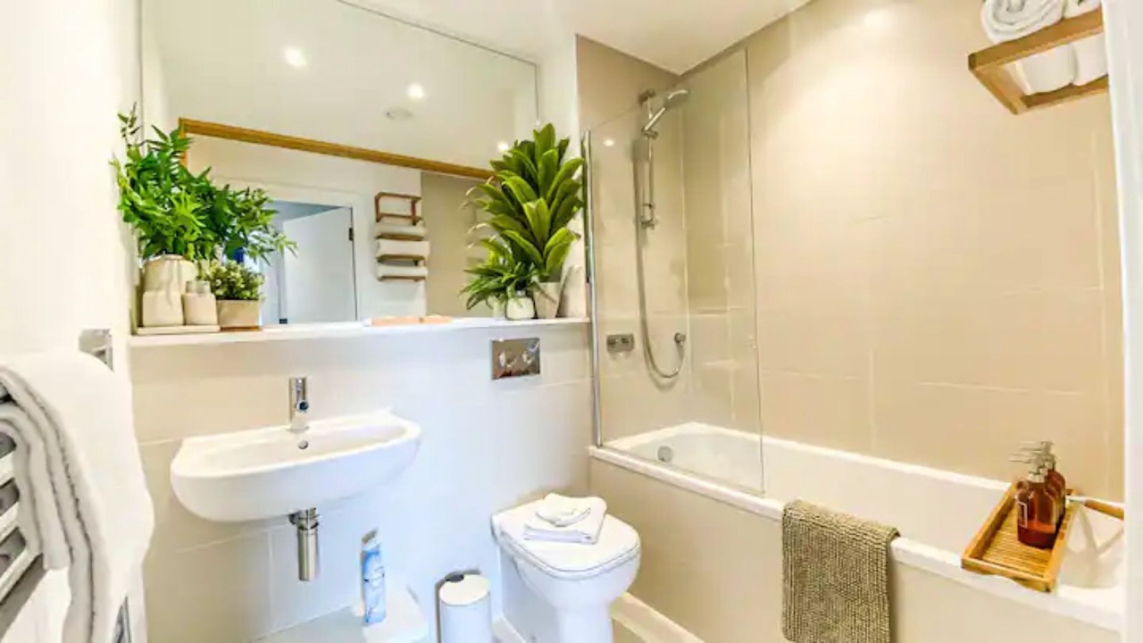 Photo of Bathroom in Perranporth