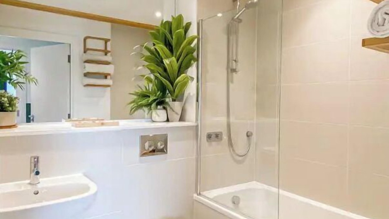 Photo of Bathroom in Perranporth