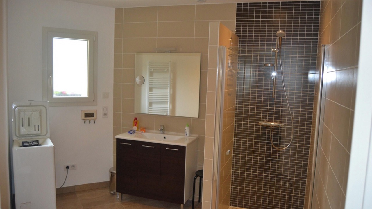 Photo of Bathroom in Saint-Jouan-des-Guerets