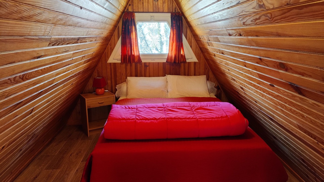 Photo of Bedroom in Campan