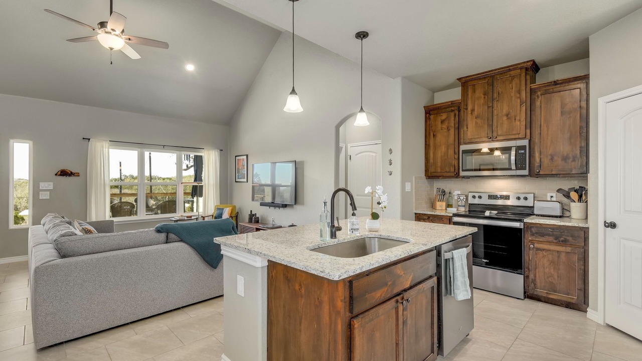Photo of Kitchen in Canyon Lake