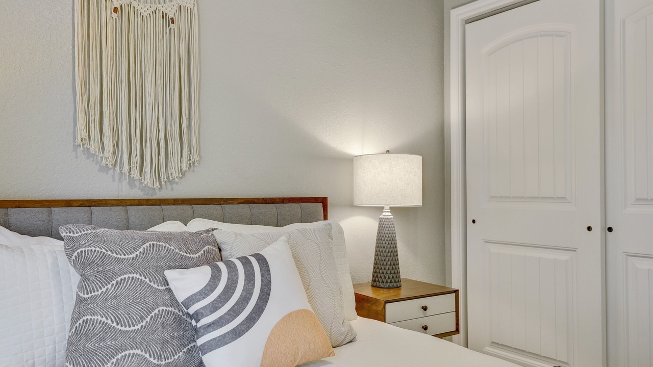 Photo of Bedroom in Canyon Lake