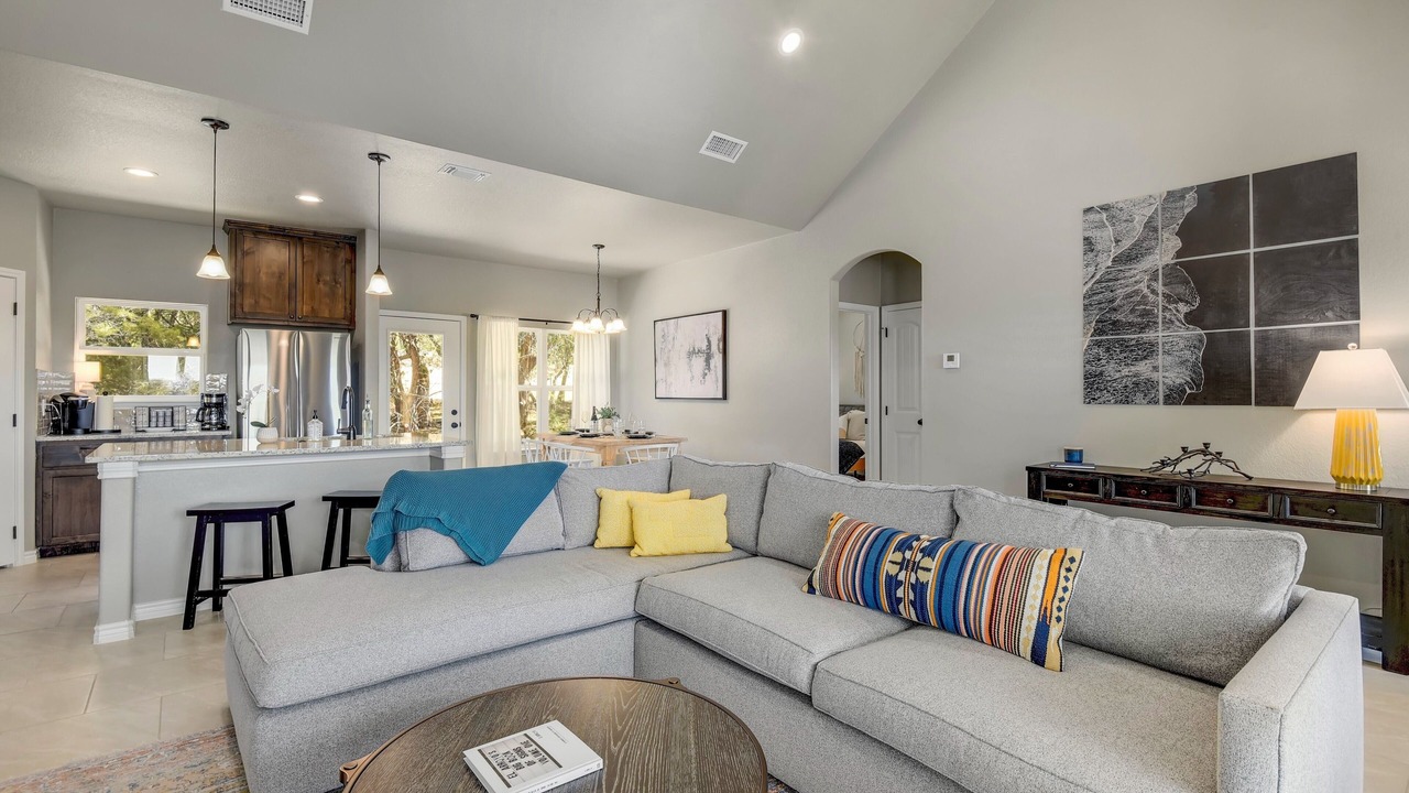 Photo of Livingroom in Canyon Lake