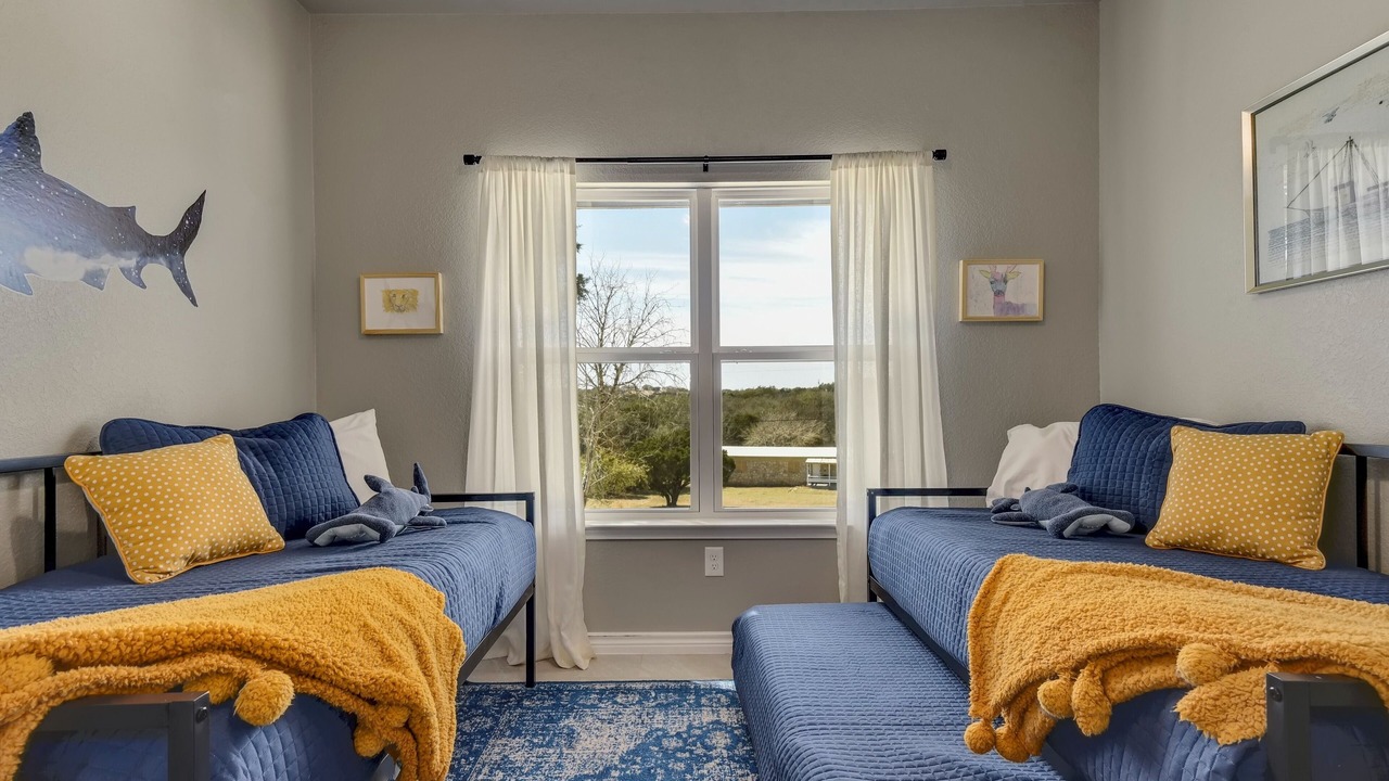 Photo of Bedroom in Canyon Lake