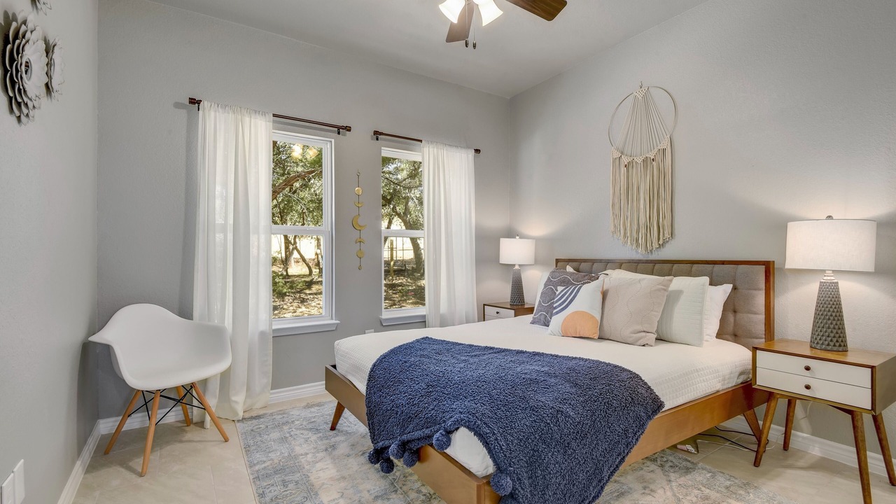 Photo of Bedroom in Canyon Lake