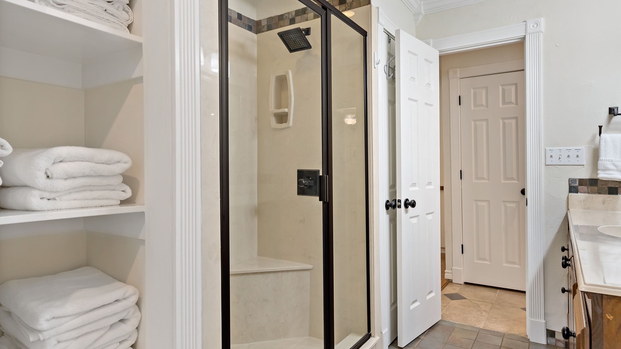 Photo of Bathroom in Enchanted Oaks