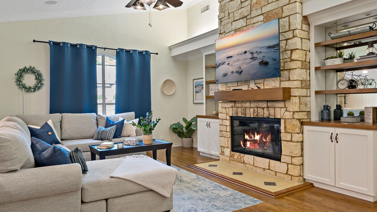 Photo of Livingroom in Enchanted Oaks