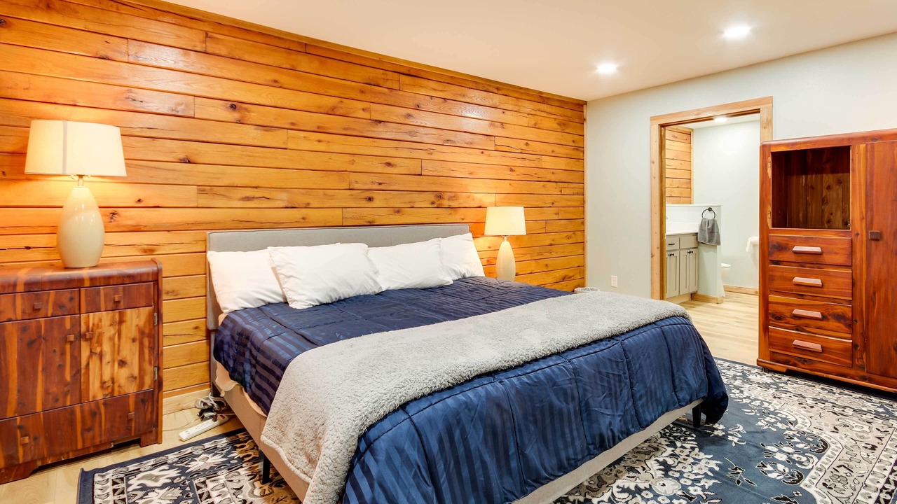 Photo of Bedroom in Pineville