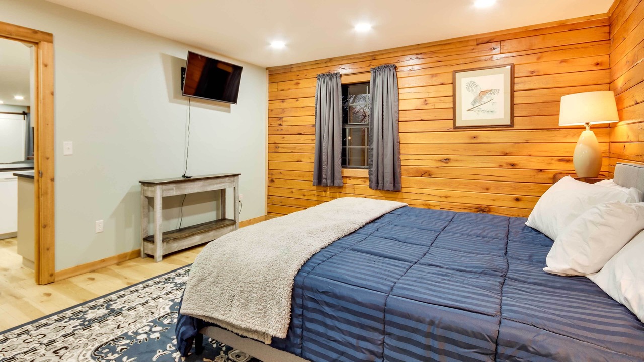 Photo of Bedroom in Pineville