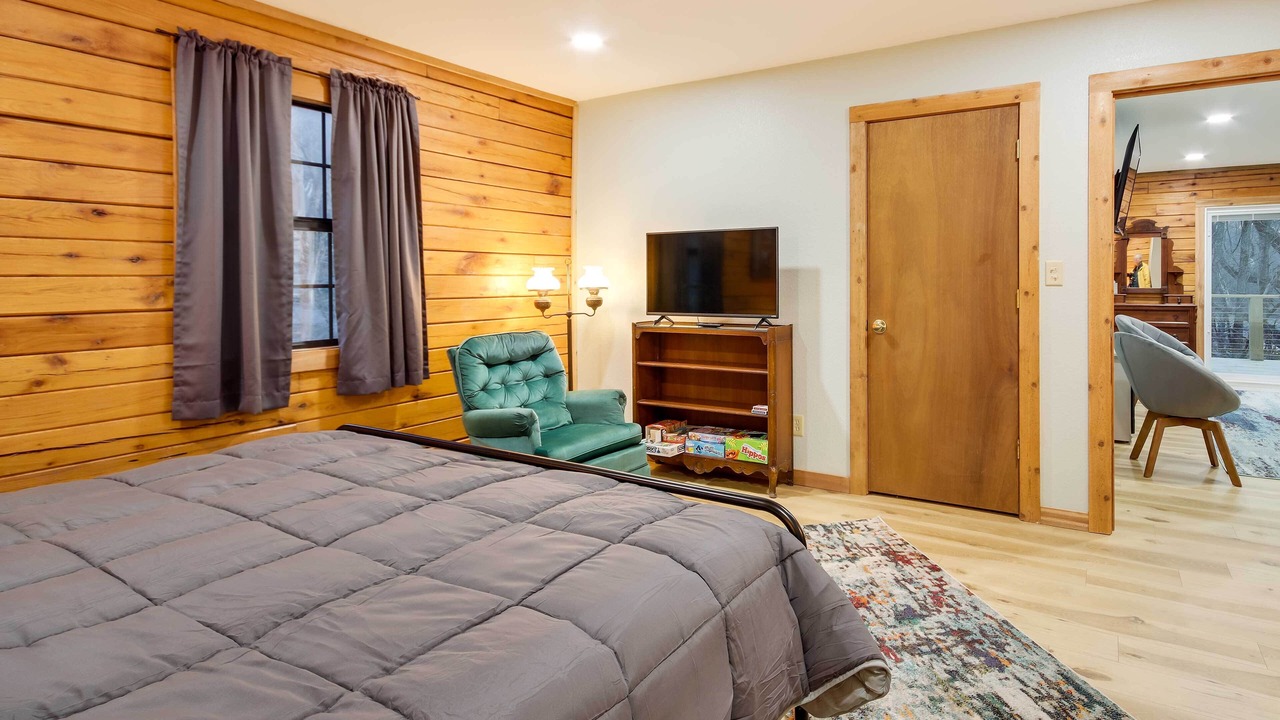 Photo of Bedroom in Pineville