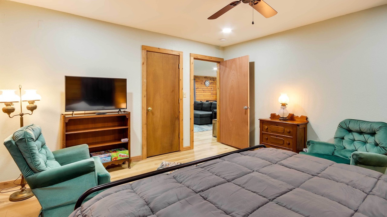 Photo of Bedroom in Pineville