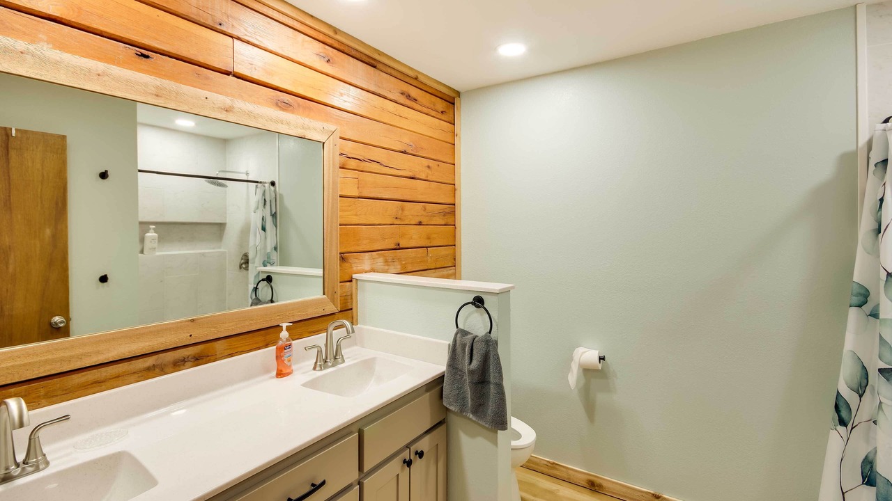 Photo of Bathroom in Pineville