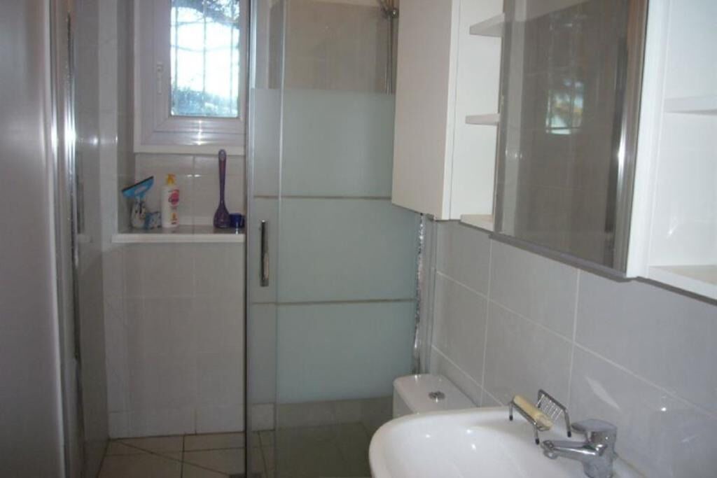 Photo of Bathroom in Lancieux
