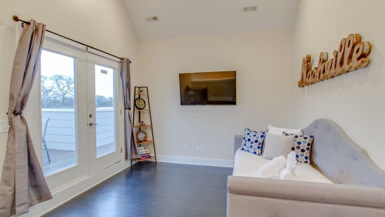 Photo of Livingroom in Edgehill