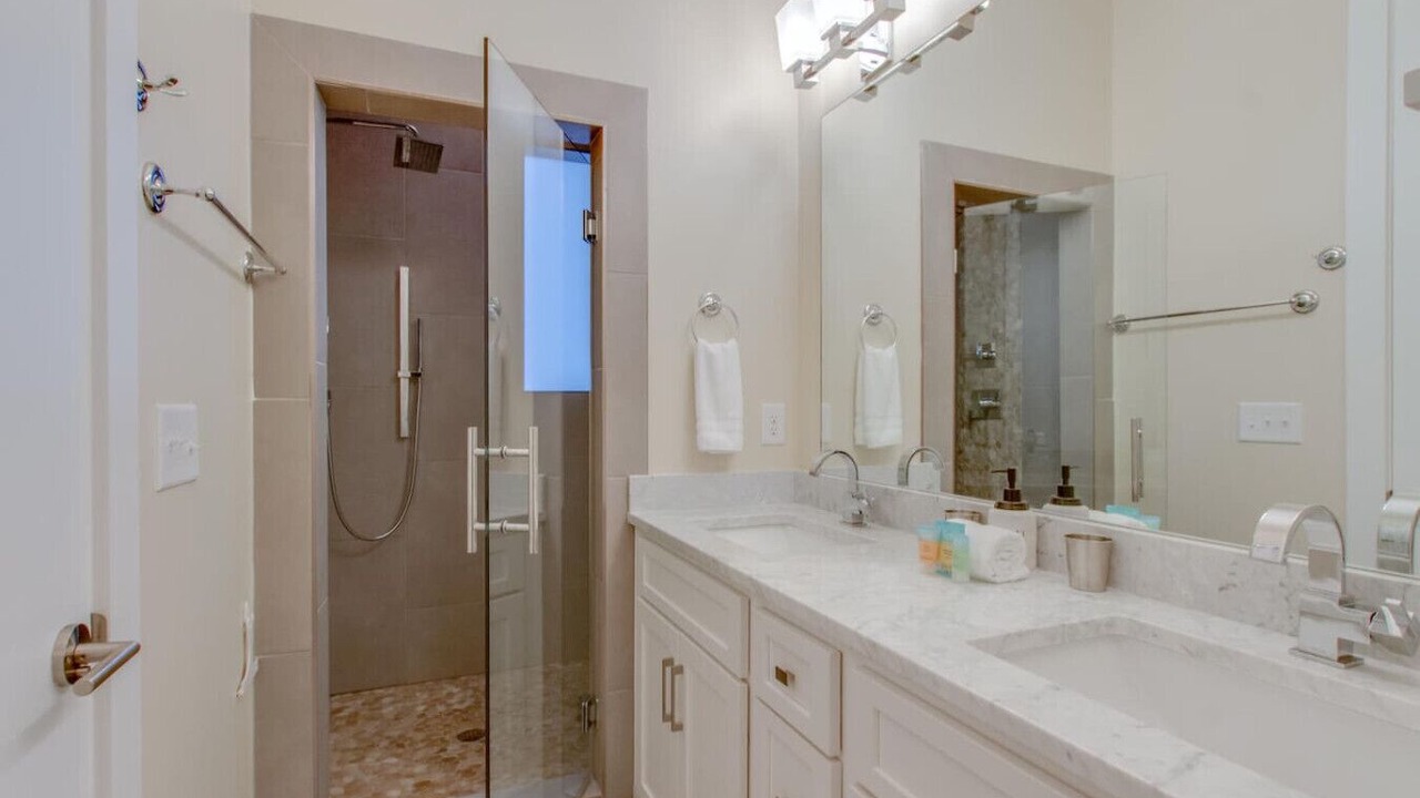 Photo of Bathroom in Edgehill