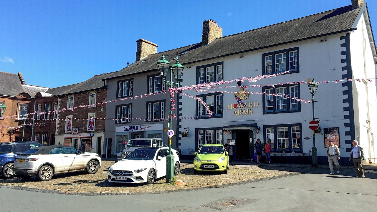 Photo of Others in Wing