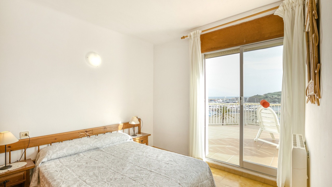 Photo of Bedroom in Llanca