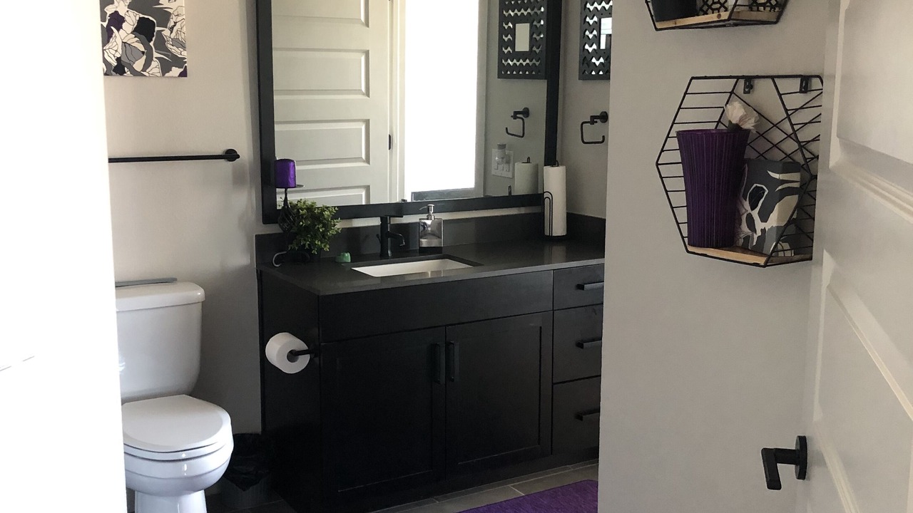 Photo of Bathroom in Deep Ellum