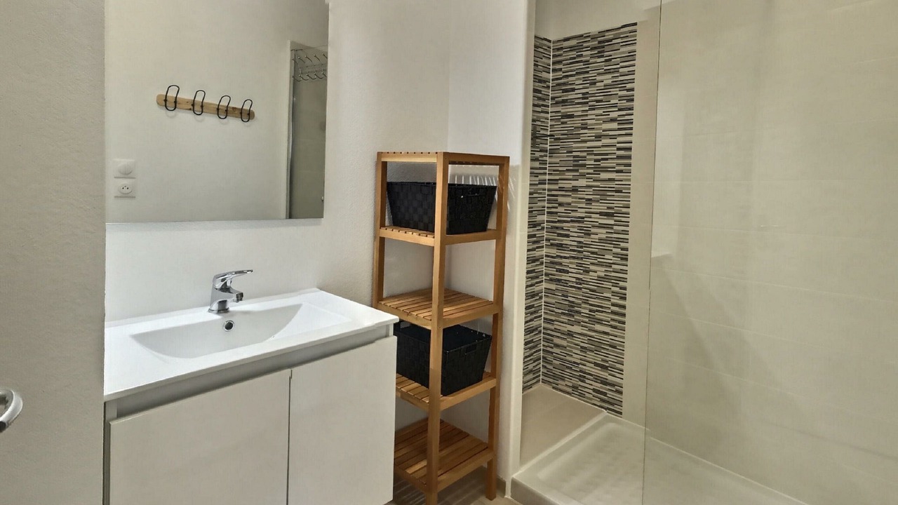 Photo of Bathroom in Serignan