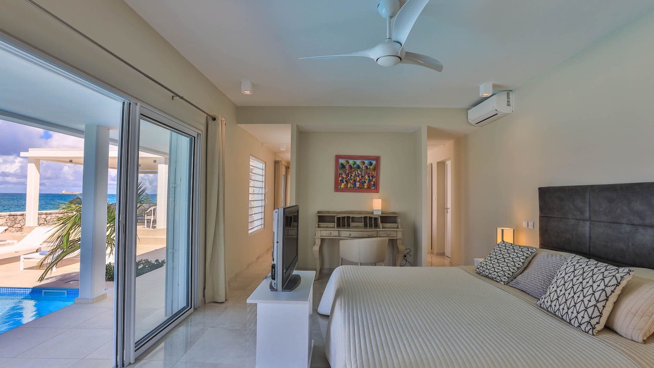 Photo of Bedroom in Plum Bay