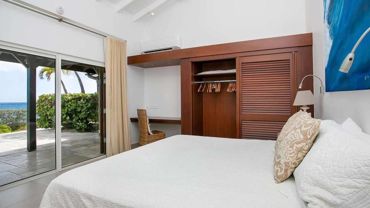 Photo of Bedroom in Plum Bay