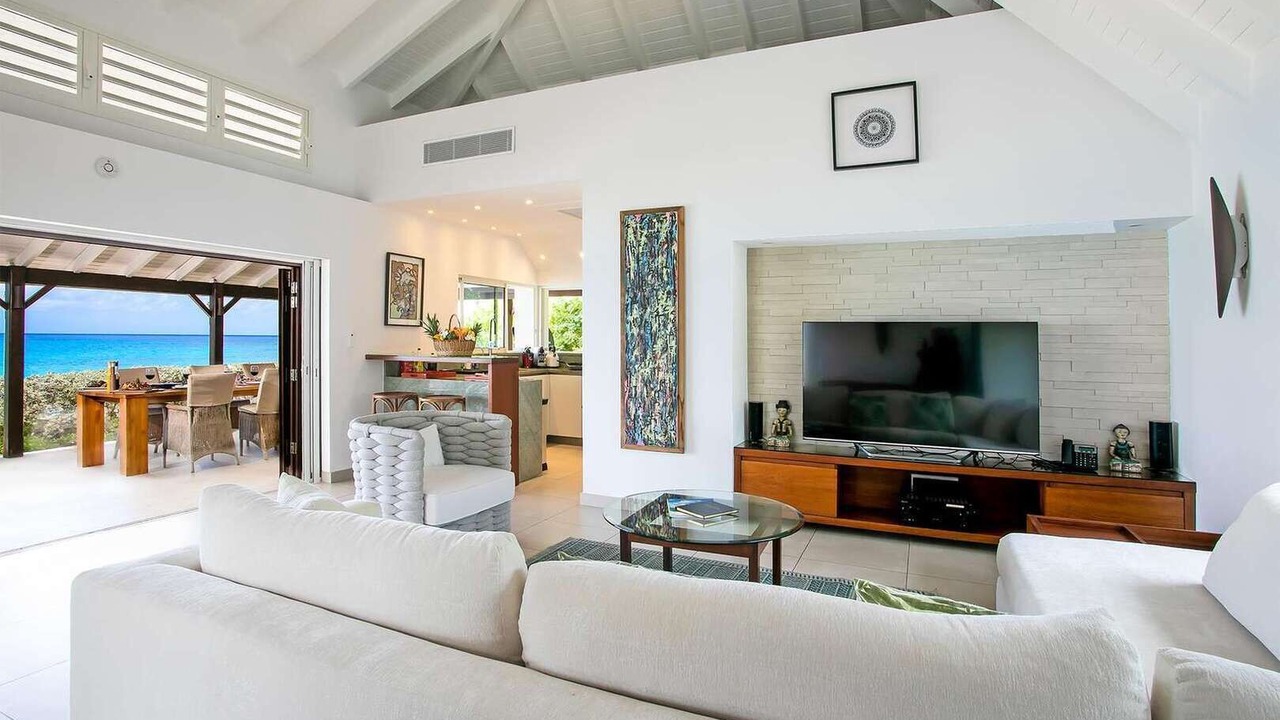 Photo of Livingroom in Plum Bay