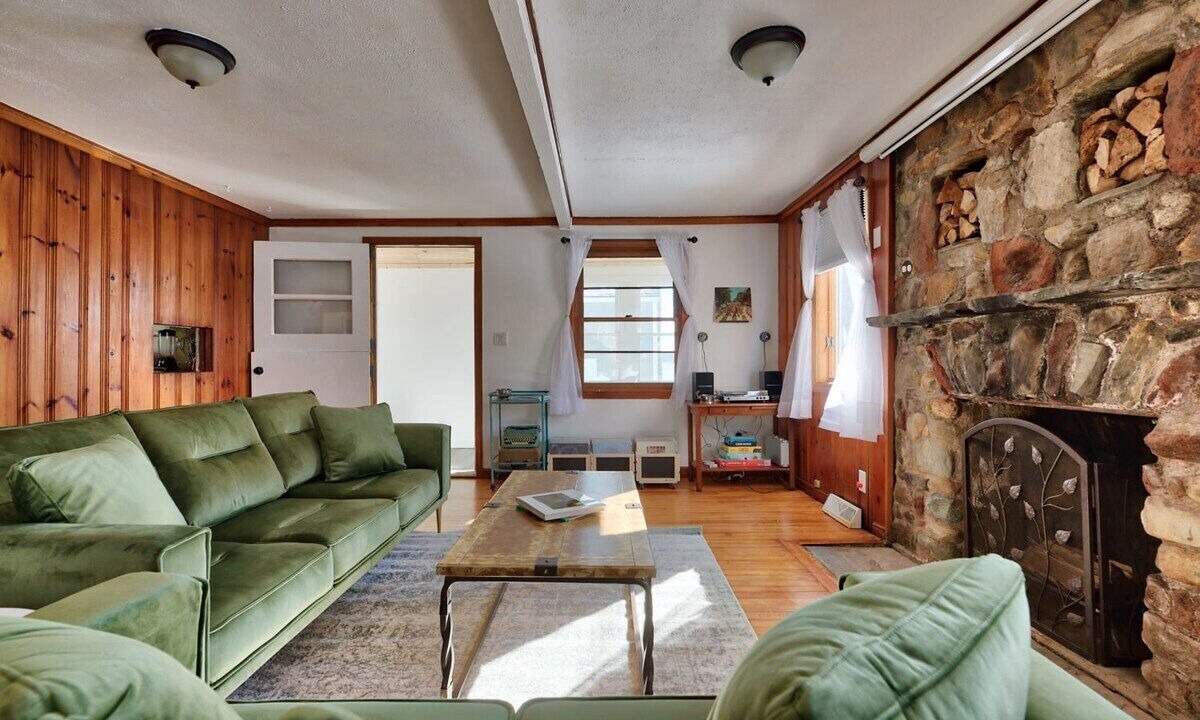 Photo of Bedroom in Coventry Lake