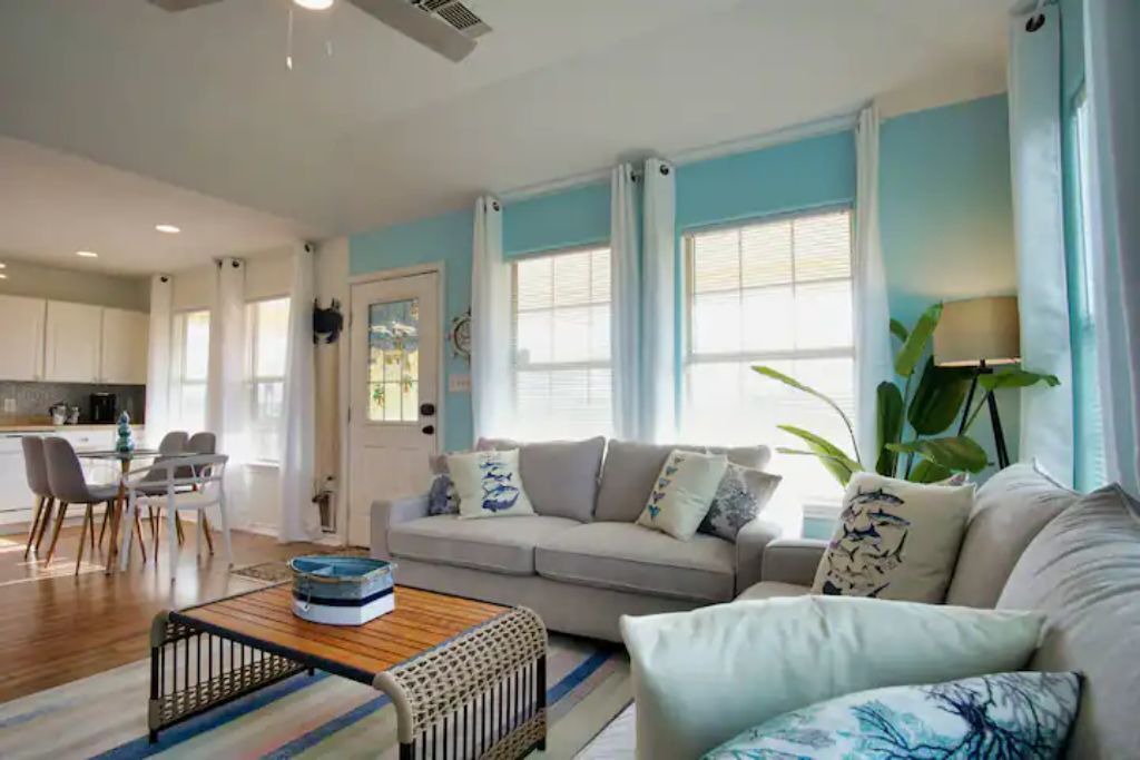 Photo of Livingroom in Surfside Beach