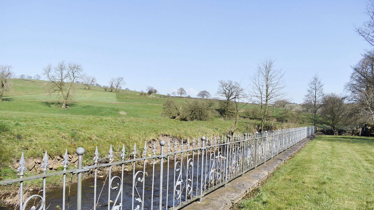 Photo of Outdoor in Leek