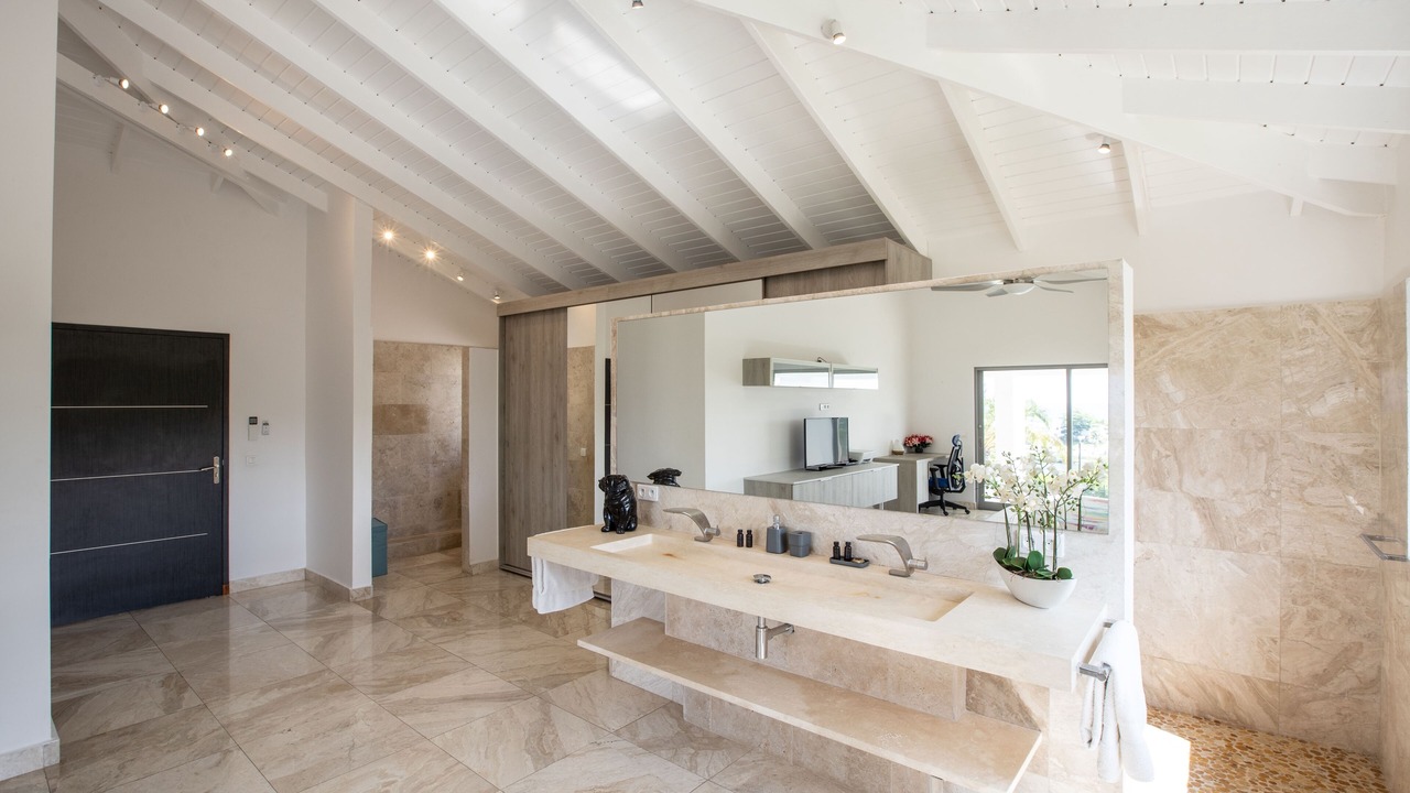 Photo of Bathroom in Les Terres Basses