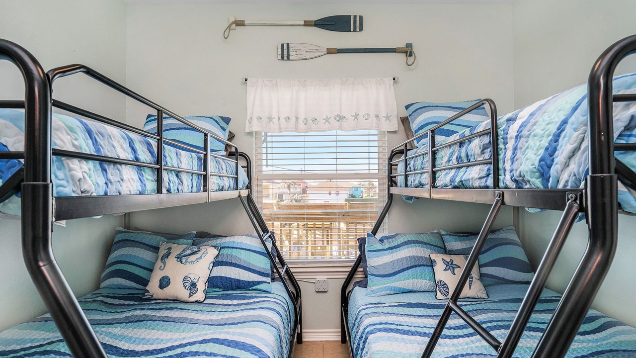 Photo of Bedroom in Crystal Beach