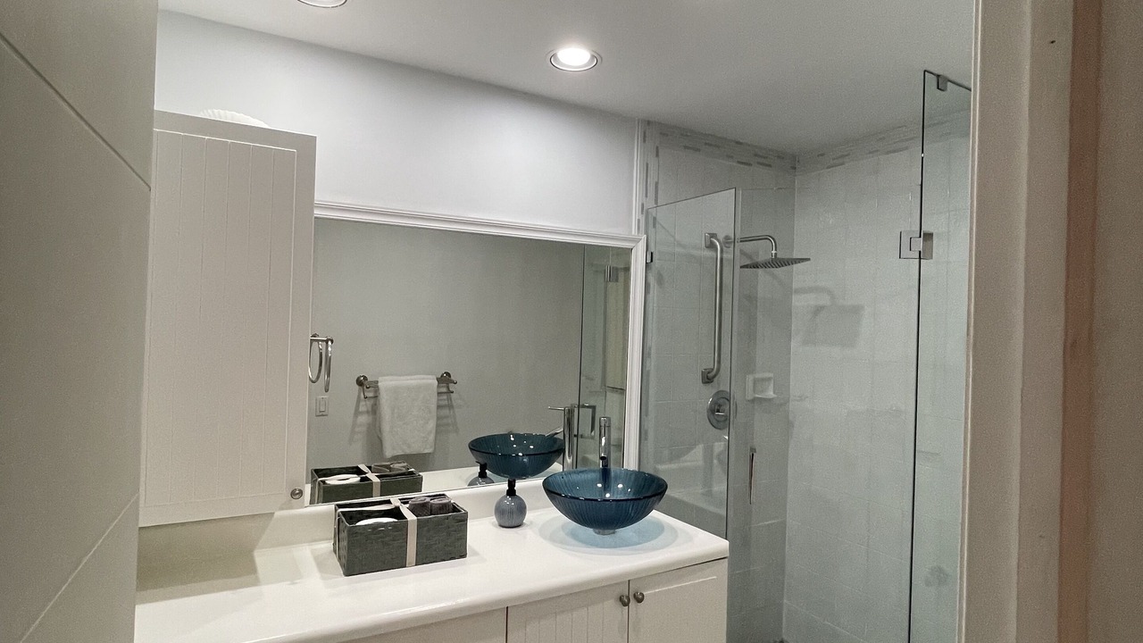 Photo of Bathroom in Hallandale Beach
