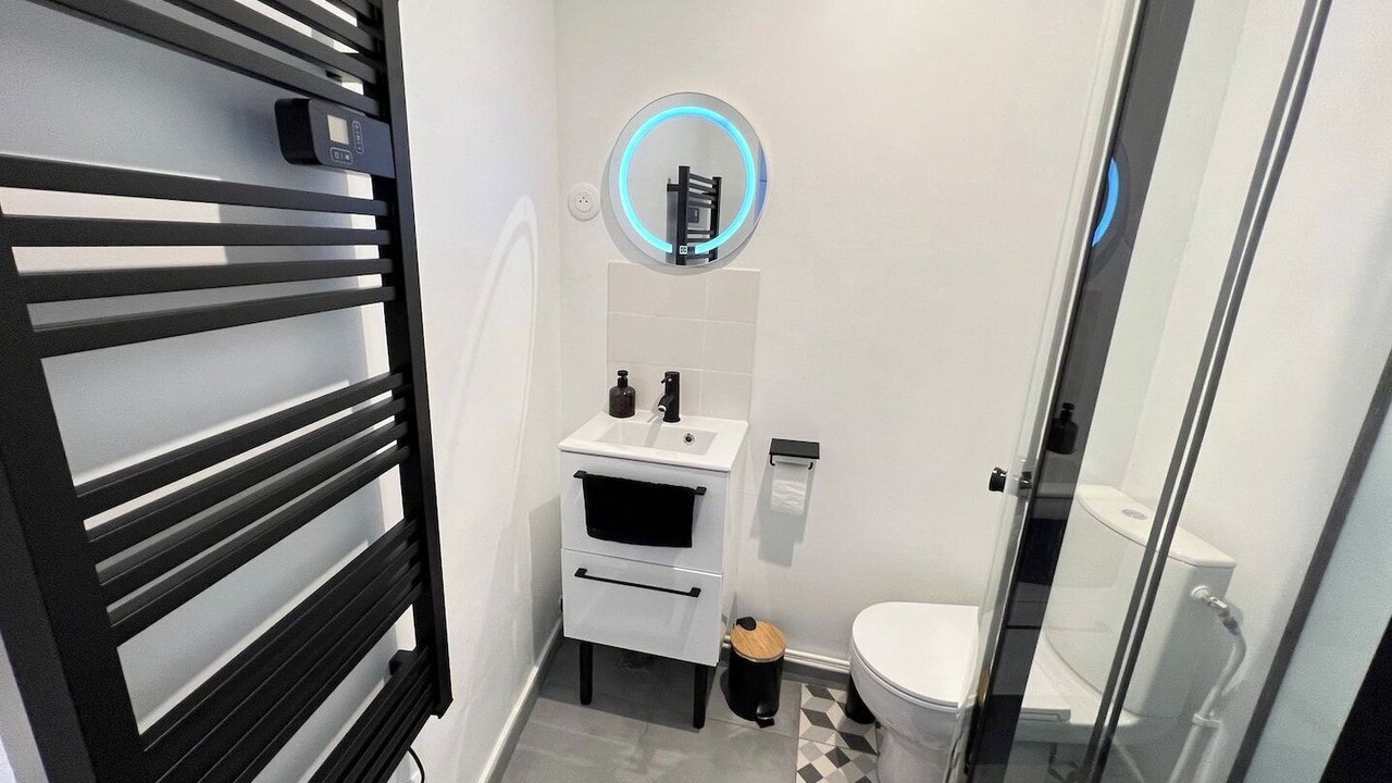 Photo of Bathroom in Abbeville