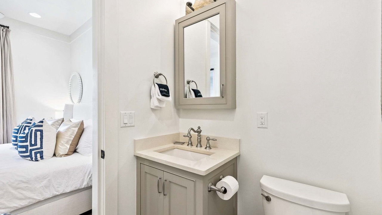 Photo of Bathroom in Gulf District