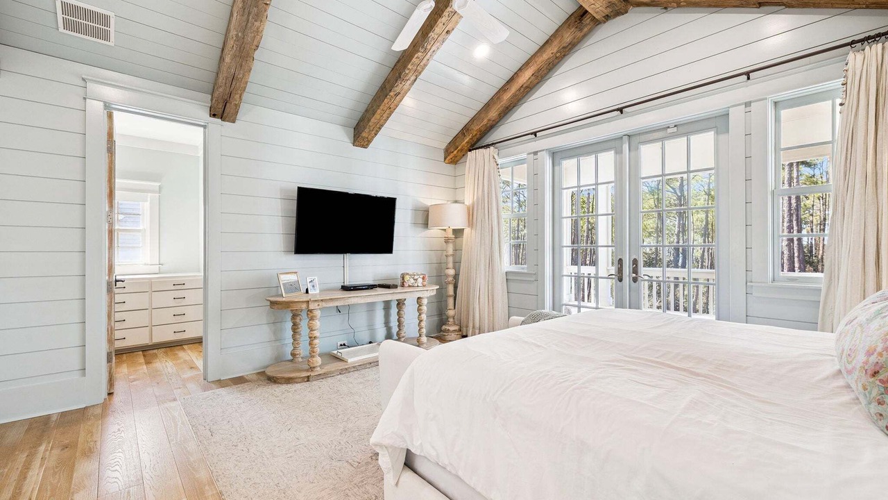 Photo of Bedroom in Gulf District
