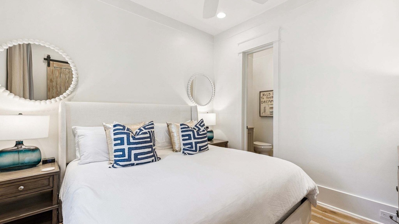 Photo of Bedroom in Gulf District