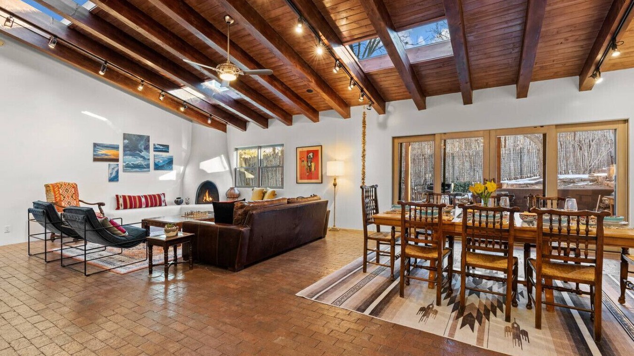 Photo of Livingroom in Tesuque
